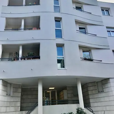 T2 Beaux Arts Parking Prive Gratuit Apartment Montpellier Exterior photo
