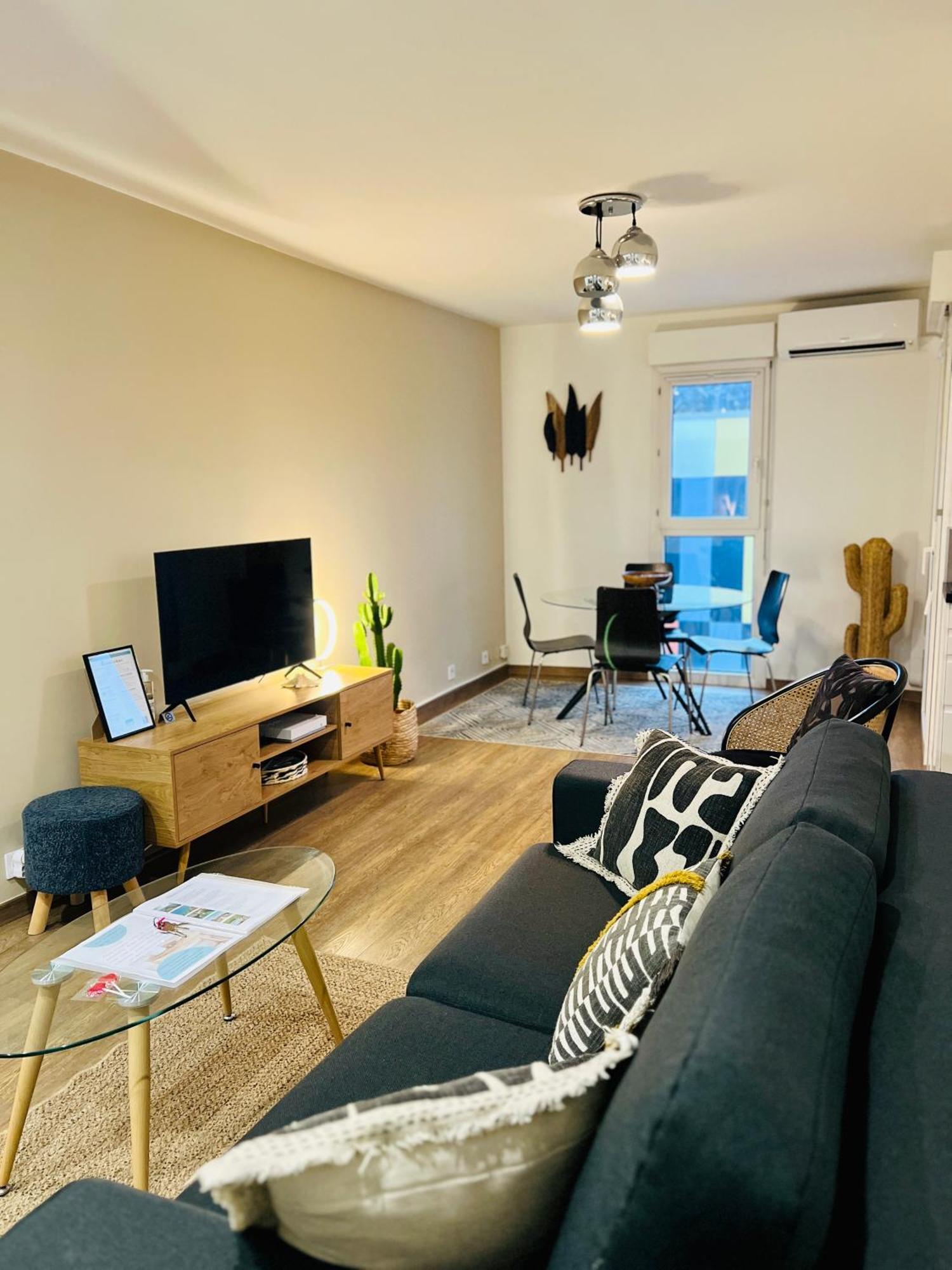 Apartment T2 Beaux Arts Parking Prive Gratuit Montpellier